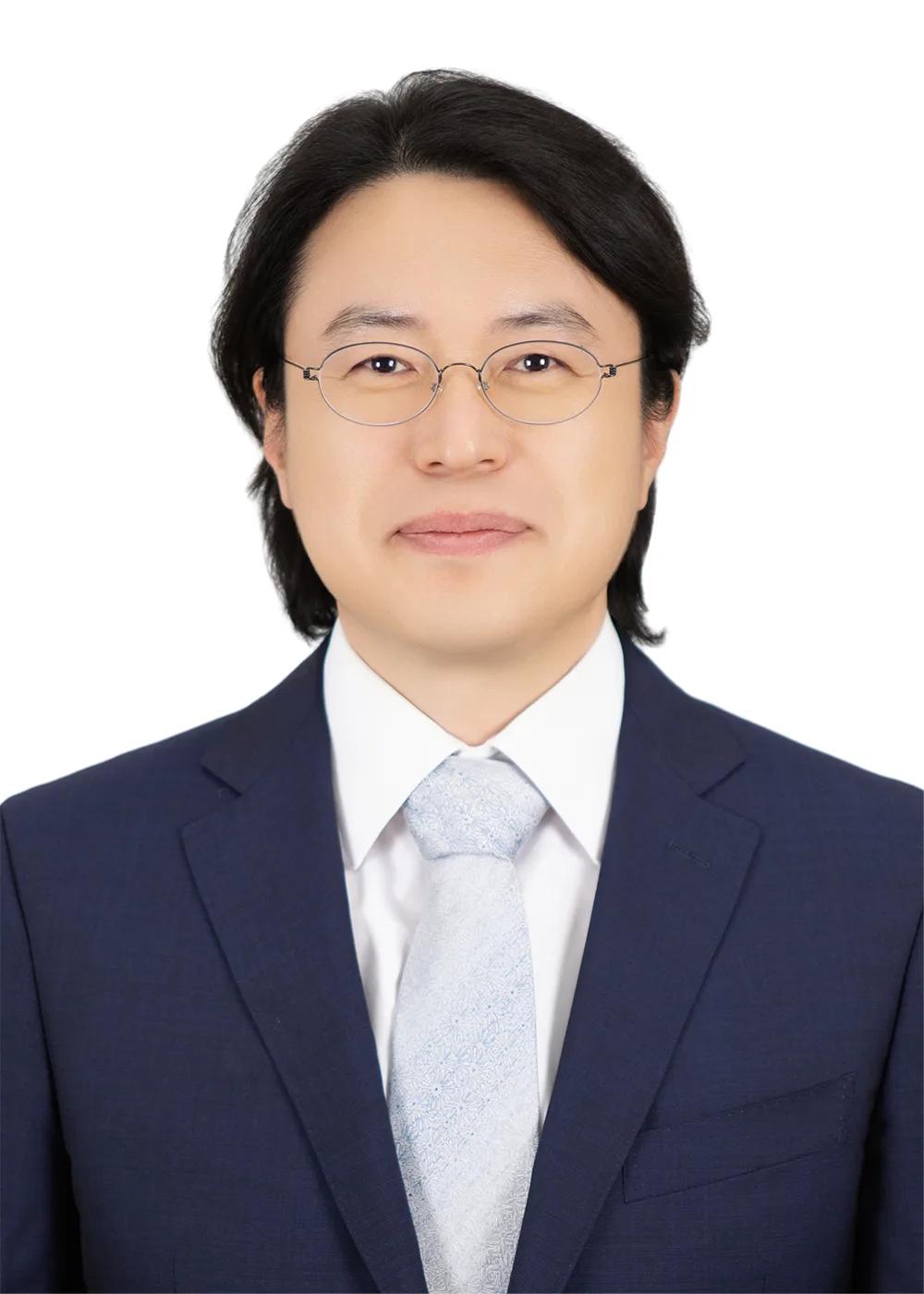 김우철